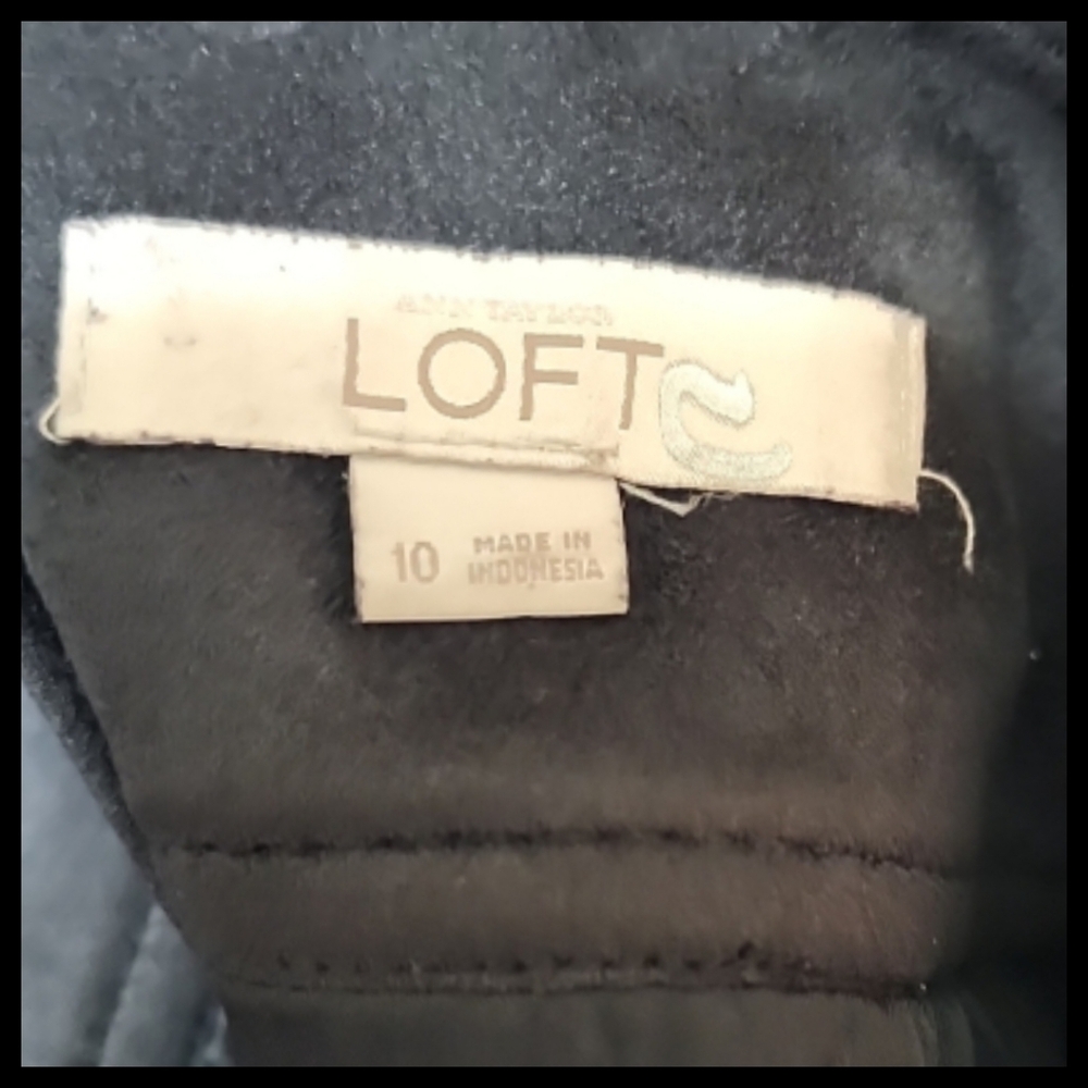 LOFT Faux Suede Mini Skirt in Black Pockets Back Zipper Size 10● - Picture 8 of 9